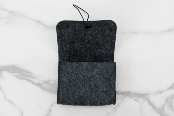 Compact Purse with Elastic Closure | Secure & Travel-Friendly Wallet - Image 3